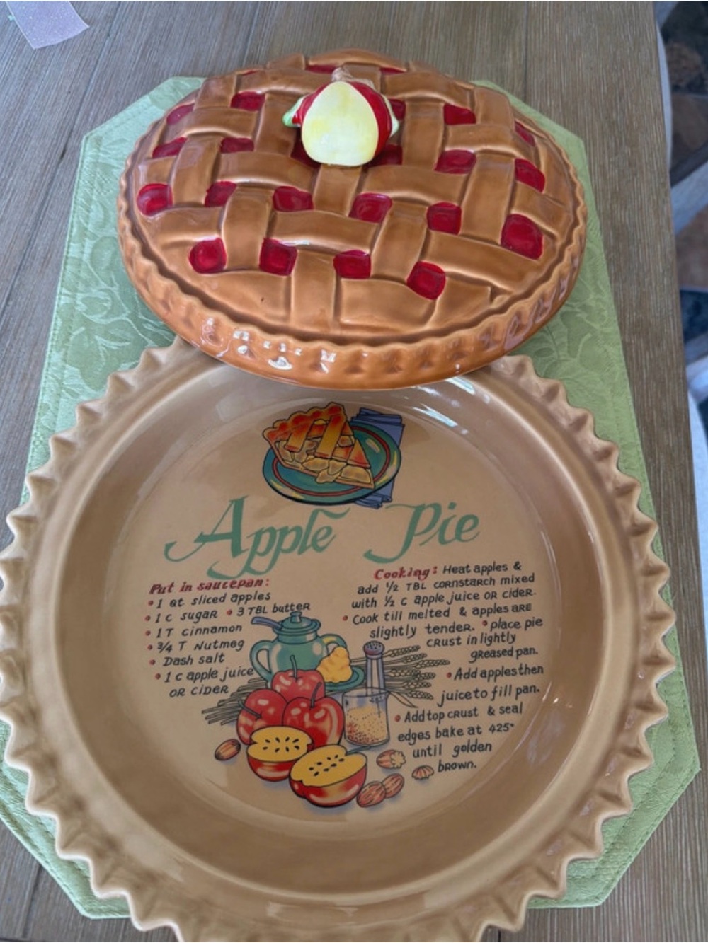 Apple Pie Ceramic Serving Dish with Lid - Brown & Red